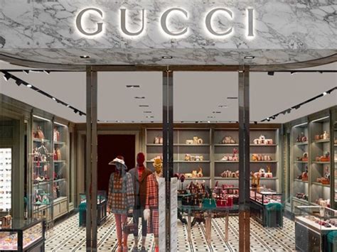 gucci store in nashville.